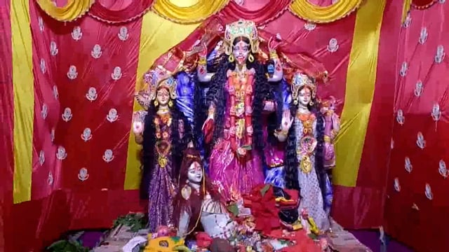  प्रखंड क्षेत्र में कड़ी सुरक्षा के बीच हर्षोल्लास के साथ मनाया दीपों का पर्व दीपावली, नम आंखों से दी मां काली की विदाई