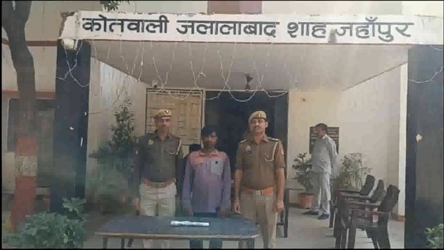 जलालाबाद पुलिस ने एक अवैध तमंचा धारी अभियुक्त को गिरफ्तार कर की बड़ी कार्रवाई