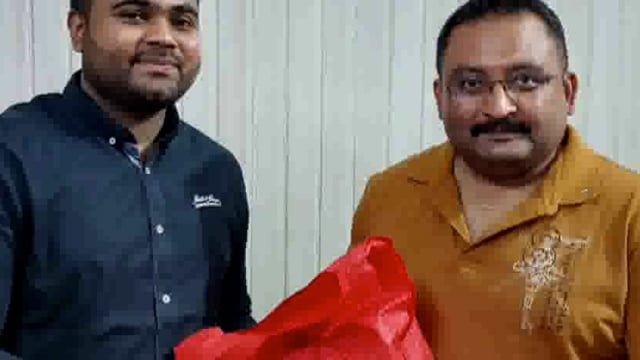 रुड़की सिविल लाइन कोतवाली में आयोजित हुआ दीपावली मिलन कार्यक्रम! देशभक्ति गीत ने मन मोहा!