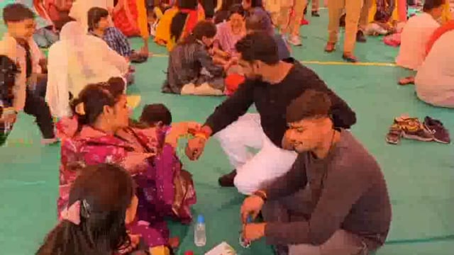 जिला कारागार पहुंची बहनों ने भाई के मंगल टीका कर मनाया भैया दोज का त्यौहार जेल की व्यवस्थाओं की सराहना की