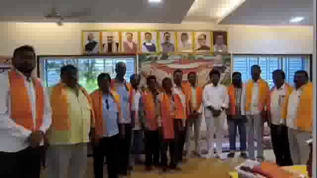 उदगीर विधानसभा अपक्ष उमेदवार दिलीपकुमार गायकवाड यांनी केला पत्रकार बांधवांचा सन्मान