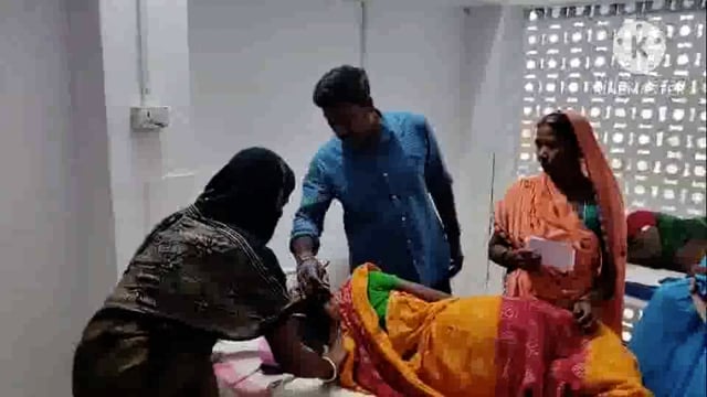 गंगा स्नान को जाने के क्रम में महिलाओं से भरी ऑटो पलटी। चालक समेत चार जख्मी।