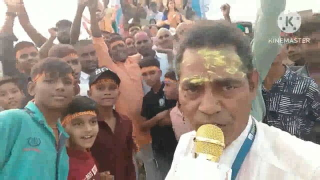 महूगांय गॉंव में मां लक्ष्मी की प्रतिमा का नम आंखों से दी गई विदाई