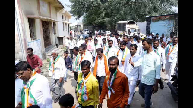 महाविकास आघाडीचे उमेदवार सुधाकर भालेराव यांची लोहारा येथे गावभेटी