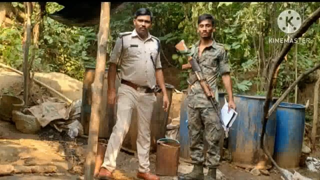 पुलिस ने महुआ शराब की दो संचालित भट्टी को किया ध्वस्त संचालक फरार