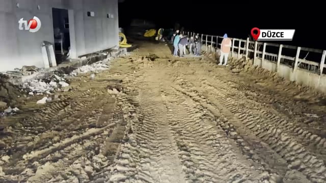 Yolu Fark Etmeyip Şantiyeye Girince Takla Attı