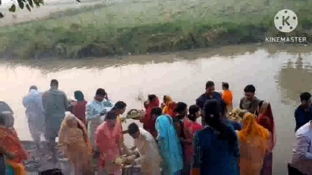 उदीयमान भगवान सूर्य को अर्घ्य देने के साथ ही आस्था के महापर्व छठ पूजा का हुआ समापन 