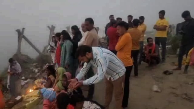 संतान की कामना और लंबी उम्र के लिए छठ पूजा का महापर्व यमुना किनारे मथुरा वृंदावन में मनाया गया