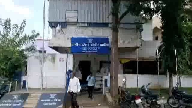 नागलगाव येथे लोखंडी रॉडने मारहाण,दोघांवर गुन्हा दाखल