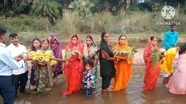 छठ महापर्व का हुआ समापन उगते सूर्य के अर्घ्य के साथ पूरा हुआ व्रत