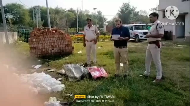 परना डाबर थाना परिसर में 295 लीटर महुआ शराब का किया गया विनिष्टिकरण