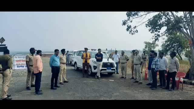 पोलीस उप महानिरीक्षक प्रमोदकुमार मंडल यांनी शिरोळ जाणापूर येथील चेक पोस्टला दिली भेट