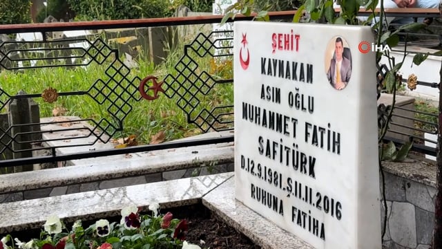 Görevi başında şehit edilen Kaymakam Safitürk, vefatının 8’inci yılında kabri başında anıldı