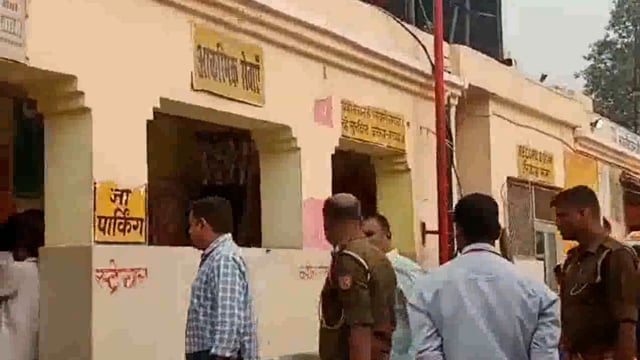 श्रद्धालुओं से भरी पिकअप अनियंत्रित होकर पलटी जिसमें सवार 18 लोग हुए घायल