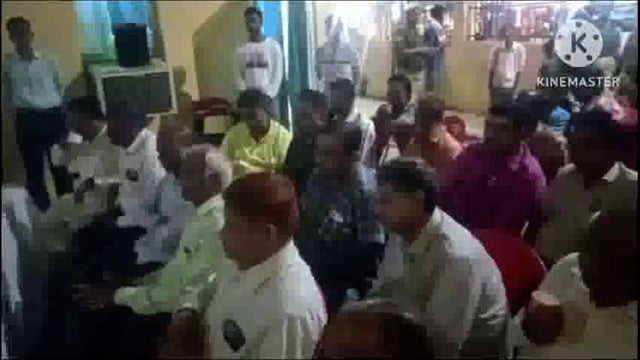 बिजली घर चौराहे को मॉडल चौराहा बनाने के लिए ट्रैफिक डीसीपी हिमांशु गौतम जी ने व्यापारियों से की बात