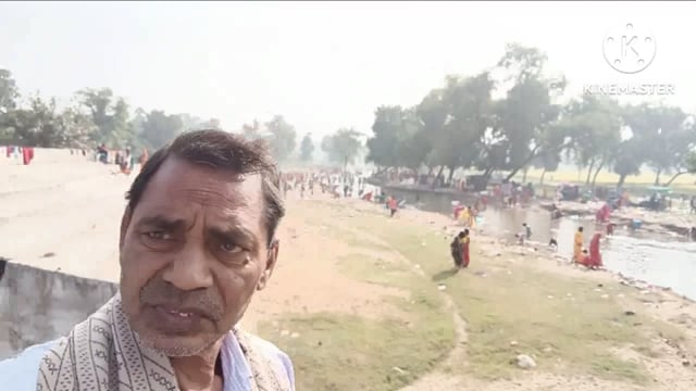     कार्तिक पूर्णिमा  के अवसर पर प्रखंड के  नदियों में स्नान  कर पूजा अर्चना के लिए श्रद्धालुओं की उमड़ी भीड़