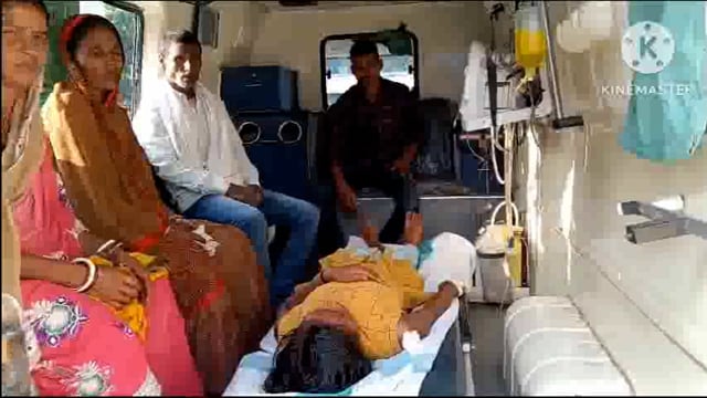 कार्तिक पूर्णिमा के अवसर पर गंगा स्नान से लौट रही महिलाओं से भारी ऑटो पलटने से 15 वर्षीय किशोरी गंभीर रूप से जख्मी।