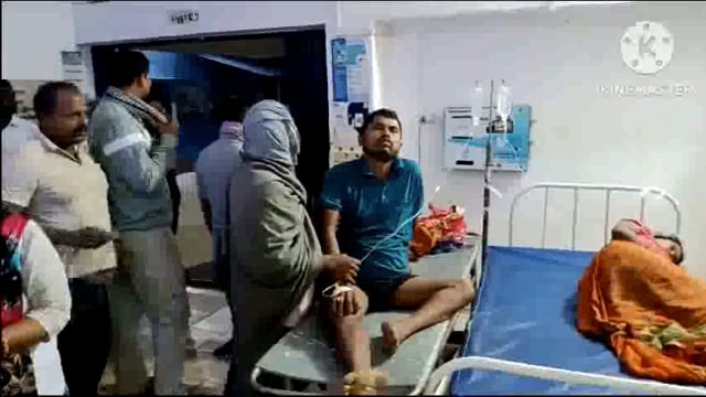 बलुआ गांव में एक ही परिवार के पांच लोगों ने खाया जहर एक की मौत। तीन की स्थिति गंभीर।भागलपुर रेफर।