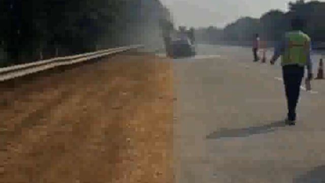 यमुना एक्सप्रेस वे पर चलती कार में लगी आग सवारी व चालक सुरक्षित