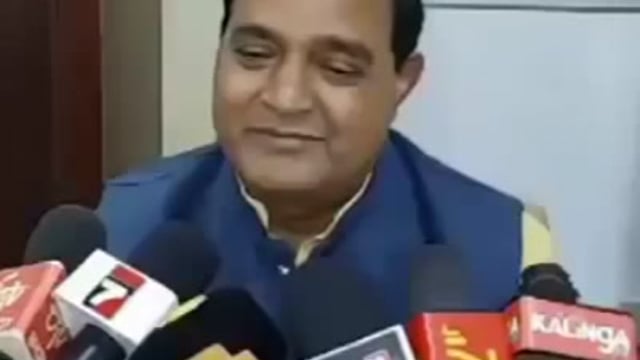 ମନ୍ତ୍ରୀ ରାଗିକି କହିଲେ ଯଦି ମୁଁ ୭ ଲକ୍ଷ ନେଇଛି ପ୍ରମାଣ ଦିଅ ମୁଁ ଇସ୍ତପା ଦେବି ମିଡ଼ିଆ ଆଗରେ ଗାଇଲେ ମନ୍ତ୍ରୀ 