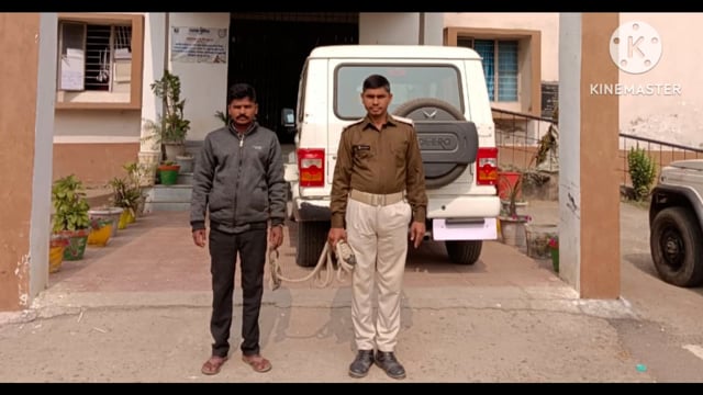 पुलिस ने 30 लीटर महुआ शराब के साथ एक व्यक्ति को किया गिरफ्तार, भेजा न्यायालय