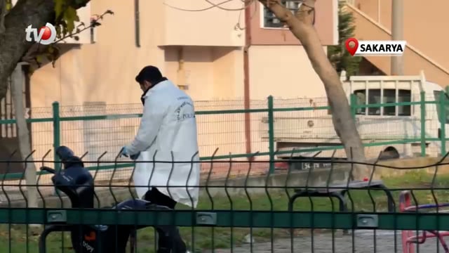 Çocuk Parkında Başından Vurulmuş Halde Ölü Bulundu