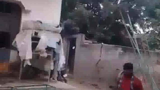 छिनपारई गांव में पुरानी रंजिश को लेकर चले ईंट पत्थर कई लोग हुए घायल