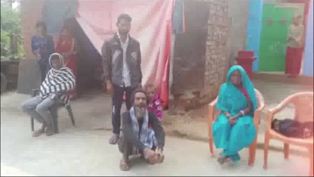 कर्जदार महिलाओं के तगादे से दहशत में हैं मृतक के परिजन