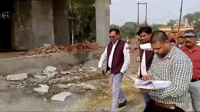 जिलाधिकारी  ने निर्माणाधीन सैटेलाइट बस स्टेशन का  का किया निरीक्षण*