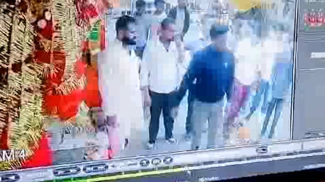 उत्तरी भवानी मंदिर पर मारपीट की घटना का सीसीटीवी फुटेज आया सामने देखिए रिपोर्ट।