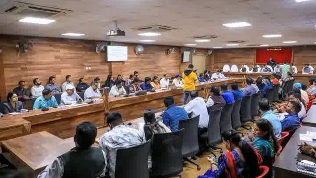 ଜିଲ୍ଲା ସ୍ତରୀୟ ଧାନ ସଂଗ୍ରହ କମିଟି (ଖରିପ ବିପରଣ ବର୍ଷ )ର ବୈଠକ ଯୋଗଦେଲେ ପ୍ରଭାତୀ ପରିଡା, ଚାଷୀମାନେ ଅସୁବିଧାର ସମ୍ମୁଖୀନ ନହେବେ ବଡ଼ ବୈଠକ