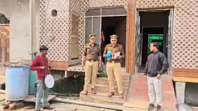 पत्रकार के साथ मारपीट करने वाले बदमाश को किया गया जिला बदर