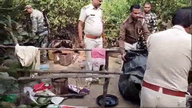 पुलिस की अब तक की सबसे बड़ी कार्रवाई,दर्जनों शराब निर्माण की फैक्ट्री के उद्वेदन से कारोबारियों में मचा हड़कंप 