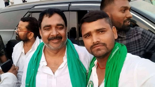 झारखंड में राजद के प्रचंड जीत पर राजद कार्यकर्ताओं ने दी बधाई