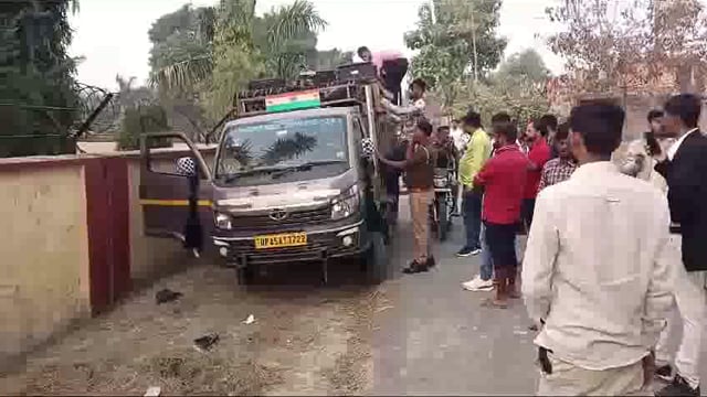 बड़ी खबर
अंबेडकर नगर ,थाना इब्राहिमपुर क्षेत्र अंतर्गत पूरा बख्श राय में शादी के दौरान डीजे से दबकर 13 साल के बच्चे की मौत
परिजनों ने इब्राहिमपुर पुलिस पर लगाया गंभीर आरोप.