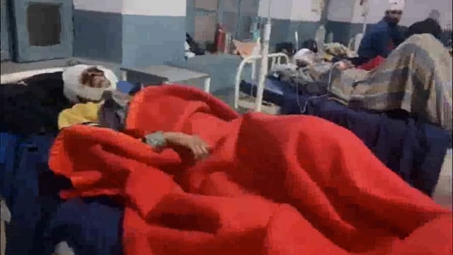 शादी समारोह से वापिस गांव आ रहे दो बाइक सवारों को टेंम्पो ने मारी टक्कर, दोनों घायलों को अस्पताल में कराया गया भर्ती।