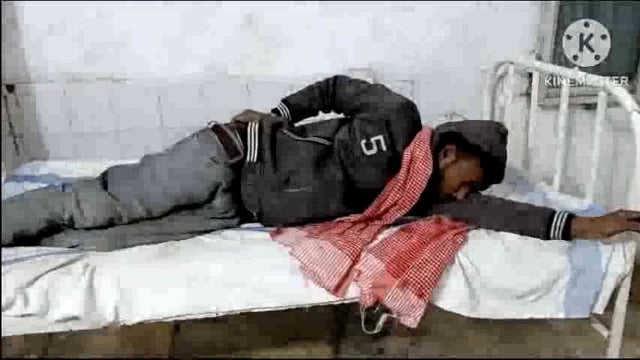 कुंडा पुल स्थित पुराने पेट्रोल पंप के समीप सड़क किनारे पैदल जा रहे युवक को बाइक सवार ने मारी टक्कर।