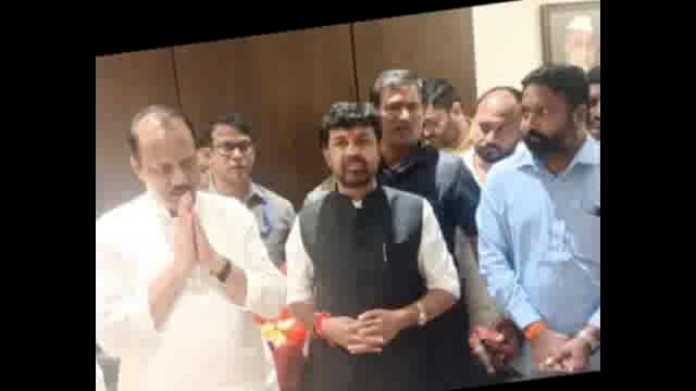 उदगीरचे नवनिर्वाचित आमदार संजय बनसोडे यांनी मुंबई येथे अजित पवार यांची घेतली भेट