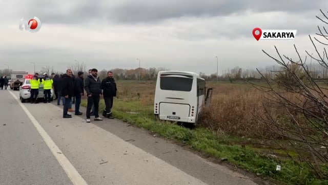 Telefonla Oynarken Midibüsün Kontrolünü Kaybetti, Araziye Girdi