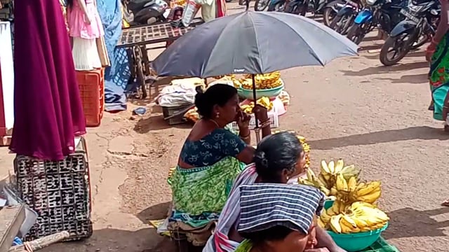 କୋରାପୁଟ  ବସଷ୍ଟାଣ୍ଡ ର ମୁଖ୍ୟ ରାସ୍ତା ରେ ଟ୍ରାଫିକ ବିପର୍ଯ୍ୟସ୍ତ l