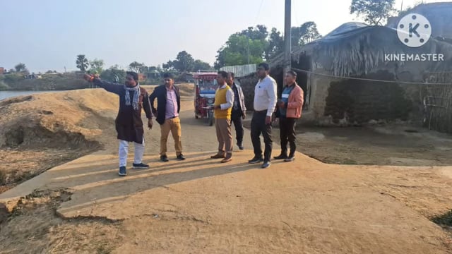 डीआरडीए डायरेक्टर के द्वारा महादेवपुर पंचायत पहुंचकर विभिन्न योजनाओं का किया गया जांच।