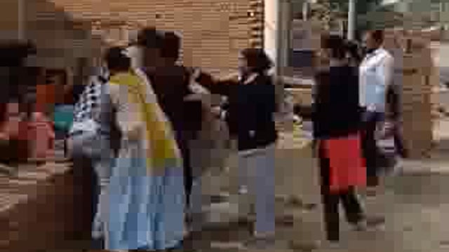 जमीन पर कब्जा करने को लेकर हुई मारपीट वीडियो हुआ वायरल