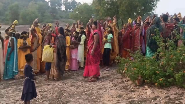 श्रीमद् भागवत कथा ज्ञान यज्ञ को लेकर निकाली गई भव्य कलश शोभायात्रा
