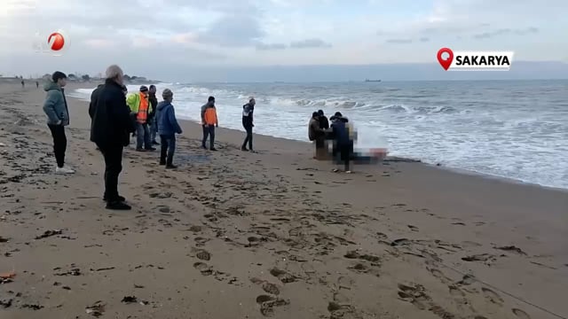 Karasu'da Alabora Olan Teknedeki Baba Boğuldu, Oğlu Yüzerek Kurtuldu