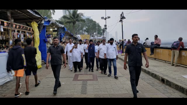 उदगीरचे नवनिर्वाचित आमदार संजय बनसोडे यांनी चैतन्य भूमी मुंबई येथे डॉ बाबासाहेब आंबेडकरांचे घेतले दर्शन