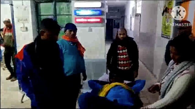 जानकीपुर गांव के समीप बाइक सवार दो युवकों से मारपीट कर मोबाइल छीना। एक युवक भागलपुर रेफर।