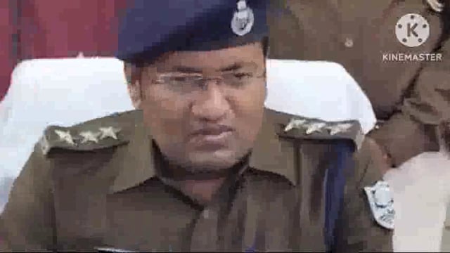 बांका जिला के अमरपुर थाना अंतर्गत डुमरामा गांव से पुलिस ने दो देशी पिस्तौल एवं सात कारतूस के साथ तस्कर को किया गिरफ्तार।