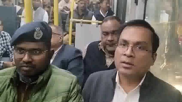 जनपद शाहजहांपुर से तेज एनएम न्यूज़ चैनल से महाराज सिंह धर्मेंद्र प्रताप शाहजहांपुर द्वारा... जनपद शाहजहांपुर रोडवेज का कार्य किया गय