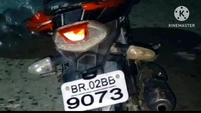 पुलिस ने परना डाबर थाना क्षेत्र के पचंबा के शनिचरा मोड़ से एक बाइक पर लदा 60 लीटर महुआ शराब को किया जप्त,धंधेबाज फरार