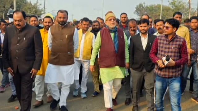 कैबिनेट मंत्री सुरेश कुमार खन्ना ने जलालाबाद विधायक हरिप्रकाश वर्मा के साथ अल्लाहगंज में कई परियोजनाओं का किया लोकार्पण